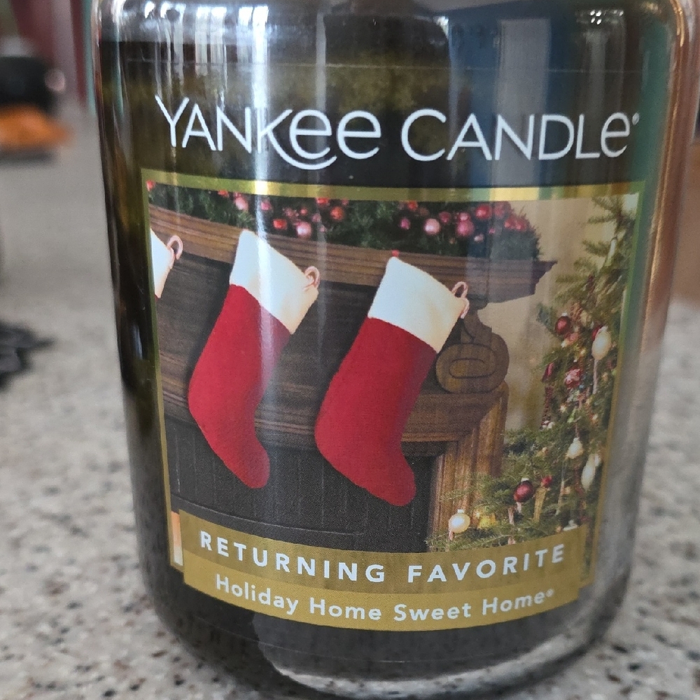 Yankee Candle Holiday Home Sweet Home